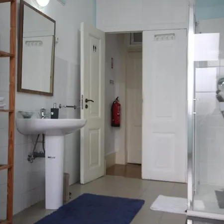 Romantic Chiado 7 -private Small Single With No Outside Window Apartment