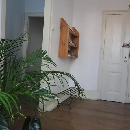 Romantic Chiado 7 -private Small Single With No Outside Window Apartment *