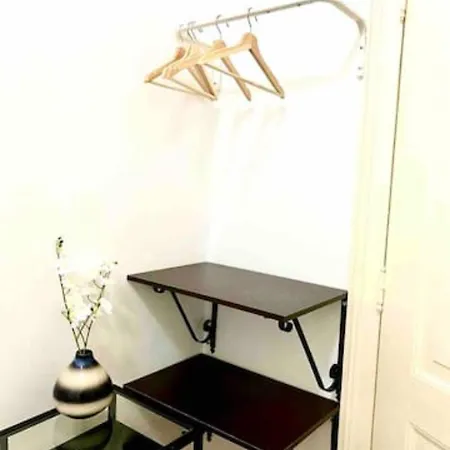 Romantic Chiado 7 -private Small Single With No Outside Window * Lisbon